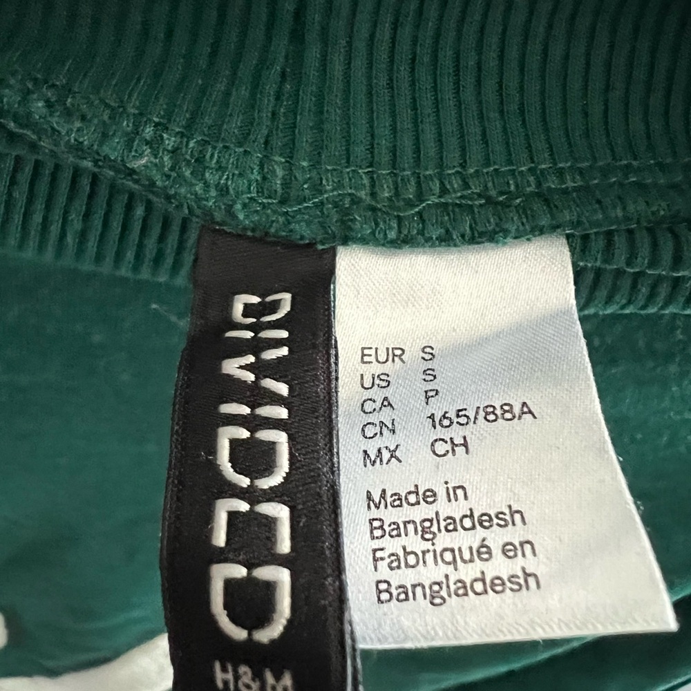 H&M Divided Brand Sweater. Size: Small Color: Green - Picture 4 of 5